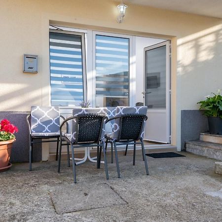 Apartmani Frane 네움 외부 사진