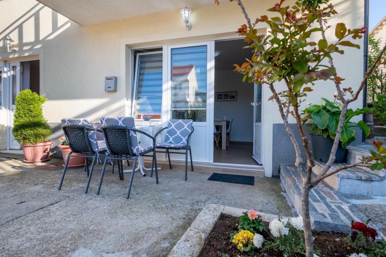 Apartmani Frane 네움 외부 사진