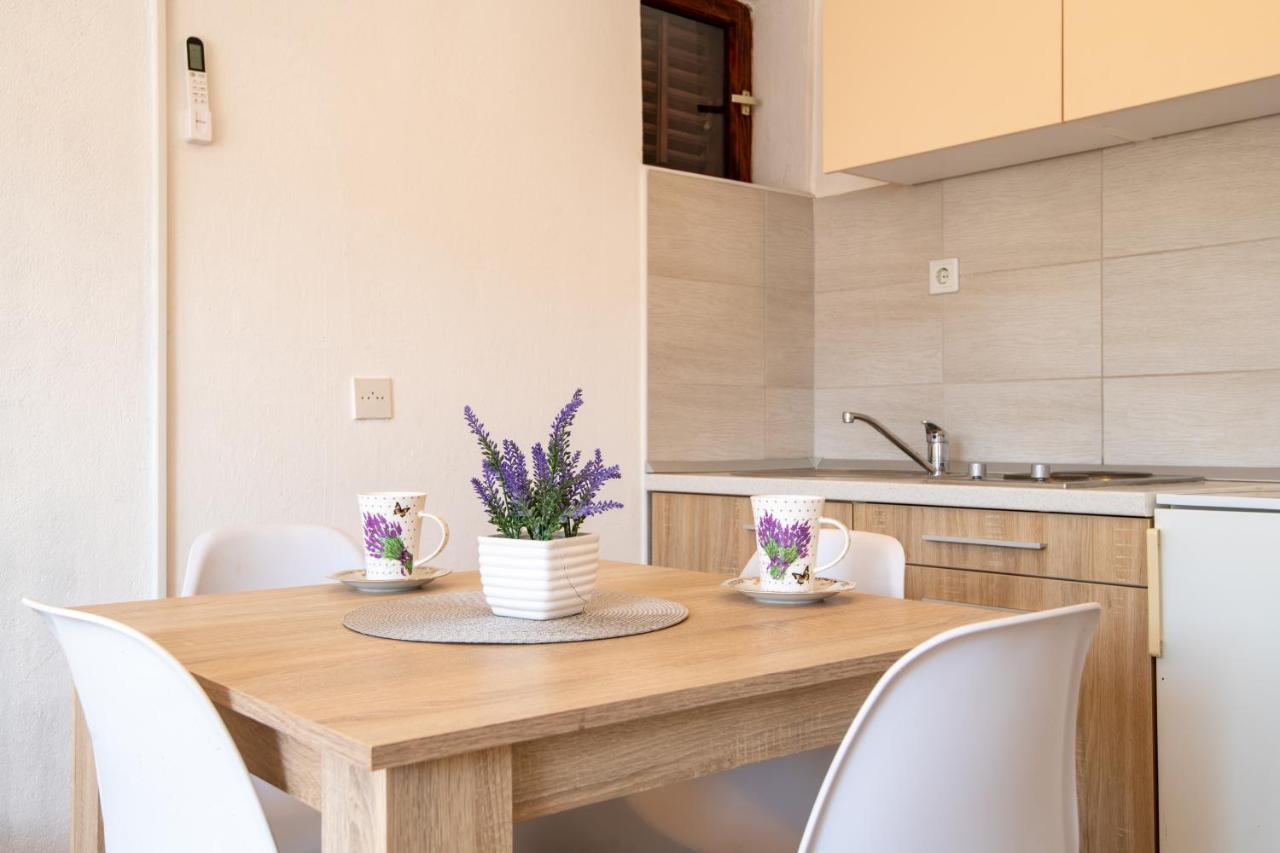 Apartmani Frane 네움 외부 사진