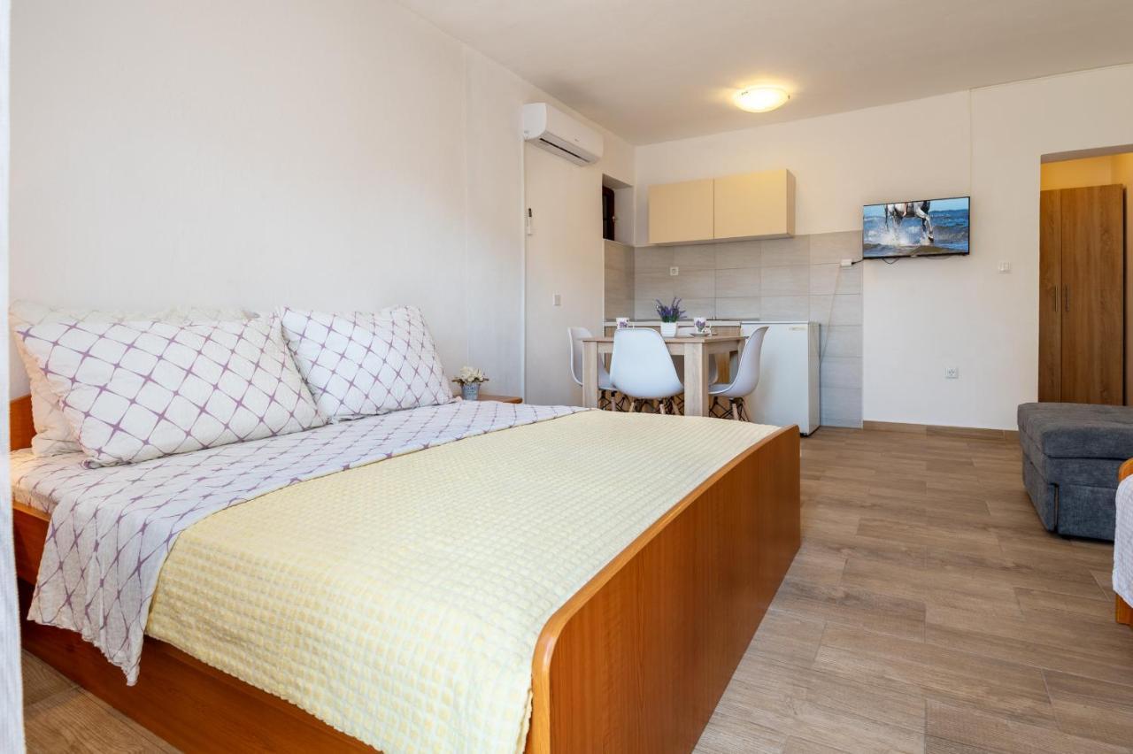 Apartmani Frane 네움 외부 사진