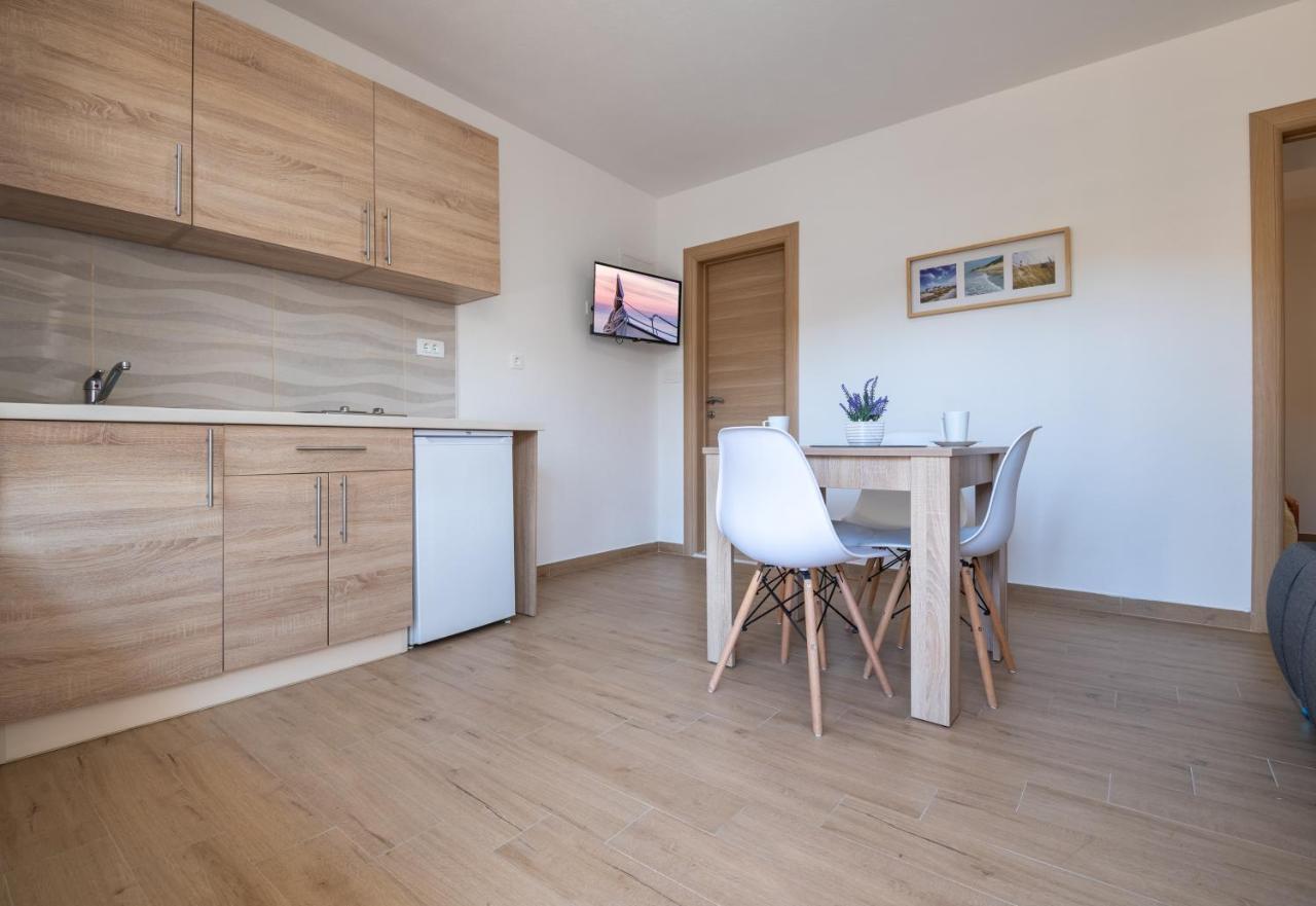 Apartmani Frane 네움 외부 사진