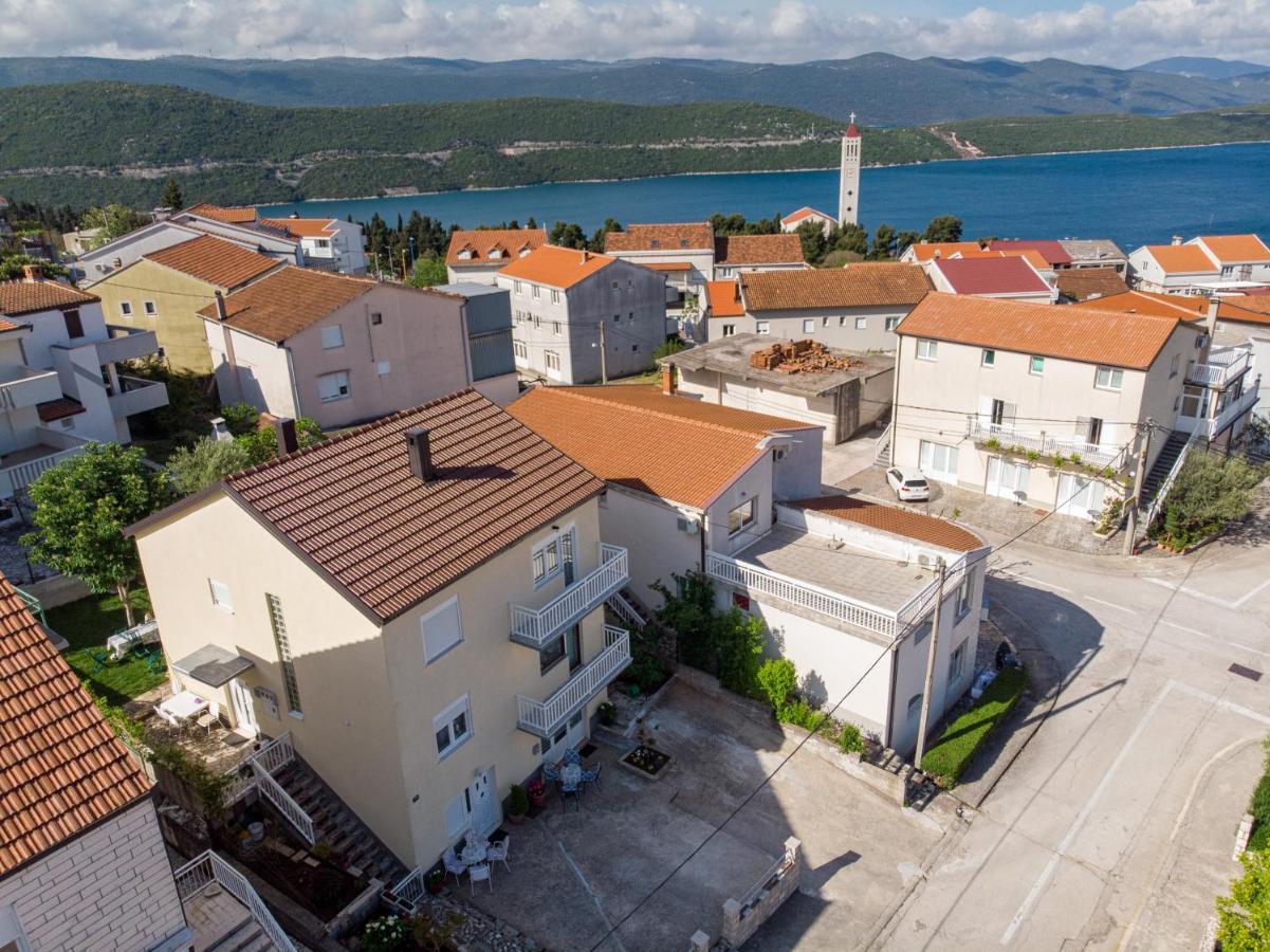 Apartmani Frane 네움 외부 사진
