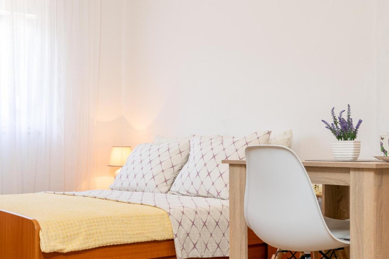 Apartmani Frane 네움 외부 사진
